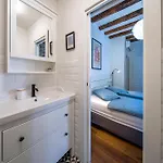 Kokolo Town House سبليت