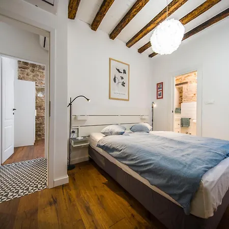 Kokolo Town House Gostinjska kuća