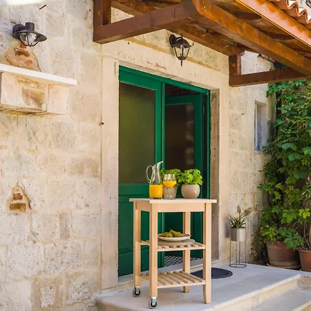 Gostinjska kuća Kokolo Town House 3*