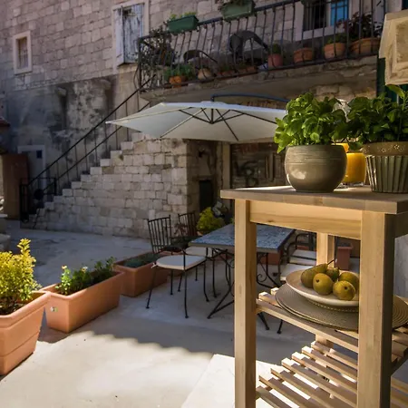Gostinjska kuća Kokolo Town House Split