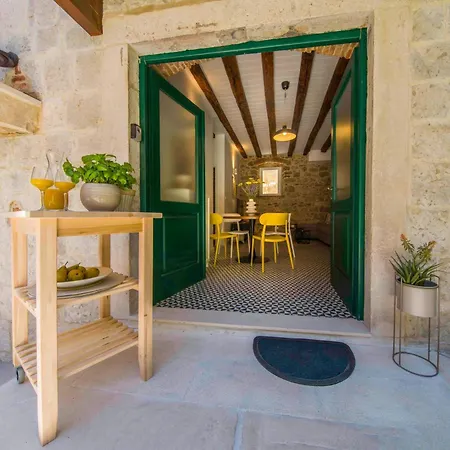 Gostinjska kuća Kokolo Town House Split