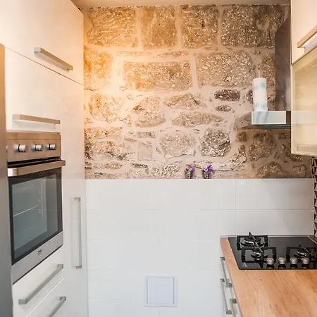 Kokolo Town House Gostinjska kuća