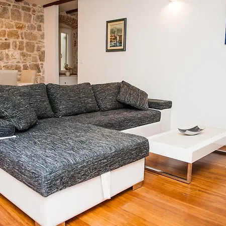 Gostinjska kuća Kokolo Town House 3*