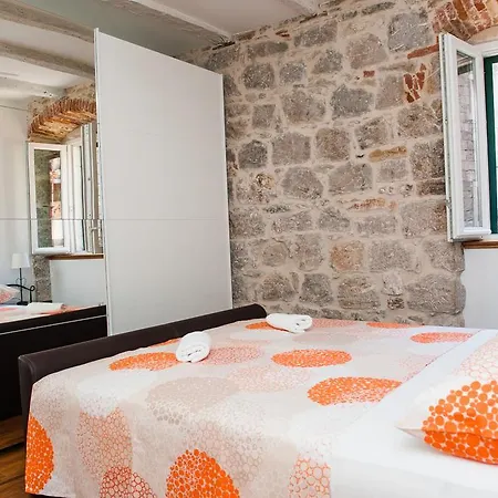 Kokolo Town House Гостевой дом Сплит