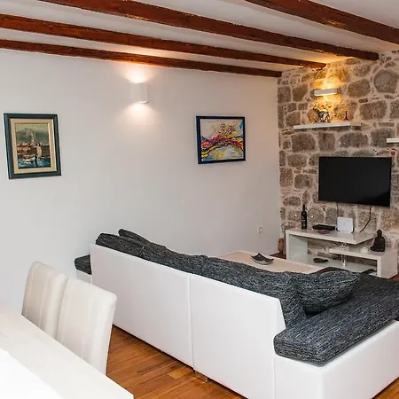 Kokolo Town House Gostinjska kuća