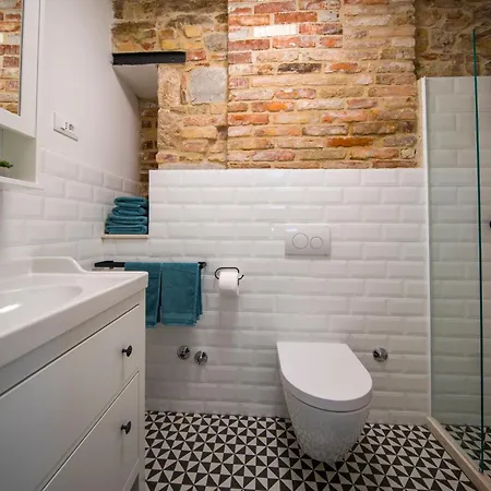 Kokolo Town House 3*