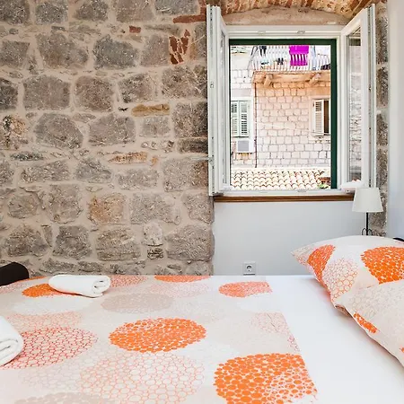 Kokolo Town House Split