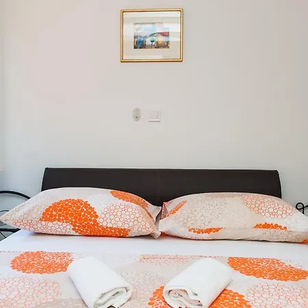 Kokolo Town House 3*