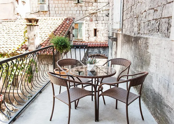 Kokolo Town House