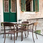 Gasthuis Kokolo Town House 3*