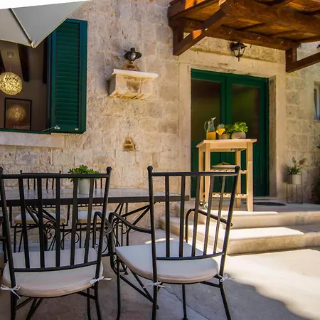 Kokolo Town House Gæstehus