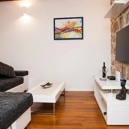 Kokolo Town House Split