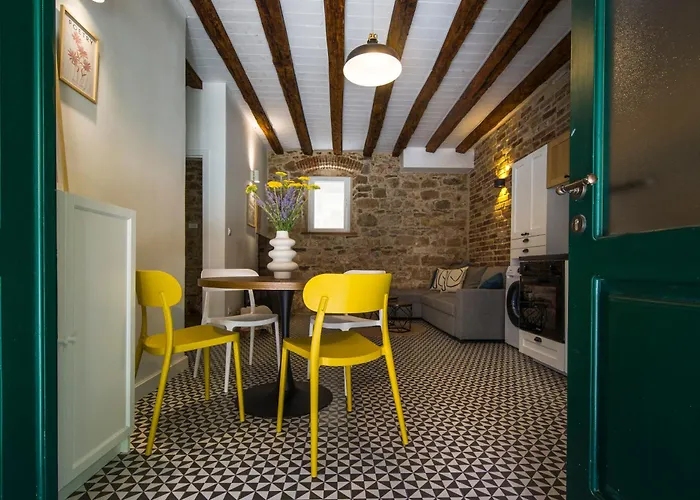 Kokolo Town House Гостевой дом Сплит