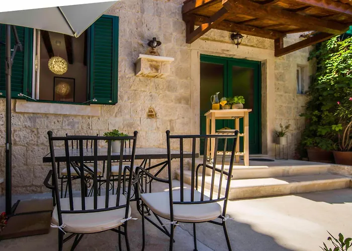 Kokolo Town House Гостевой дом