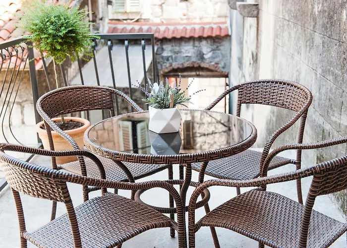 Kokolo Town House 3* Сплит