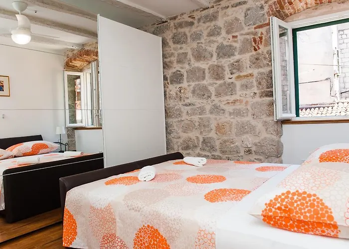 Kokolo Town House Гостевой дом Сплит